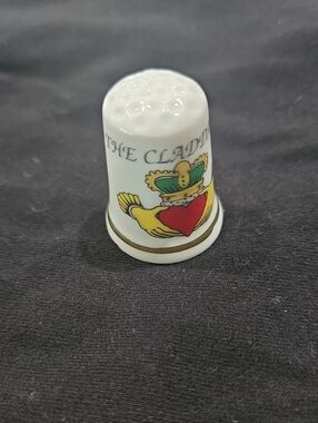 Claddagh Porcelain Thimble with Red Heart